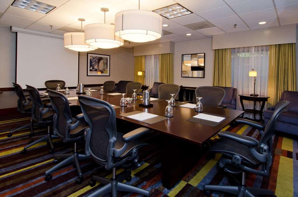 Doubletree Suites By Hilton Charlotte/Southpark Servizi foto