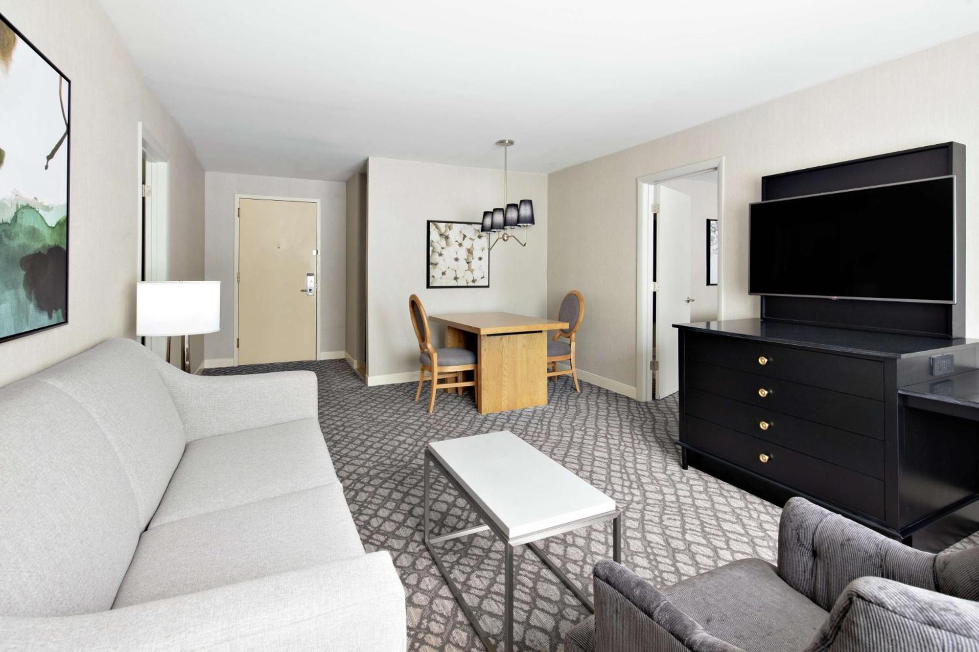 Doubletree Suites By Hilton Charlotte/Southpark Esterno foto