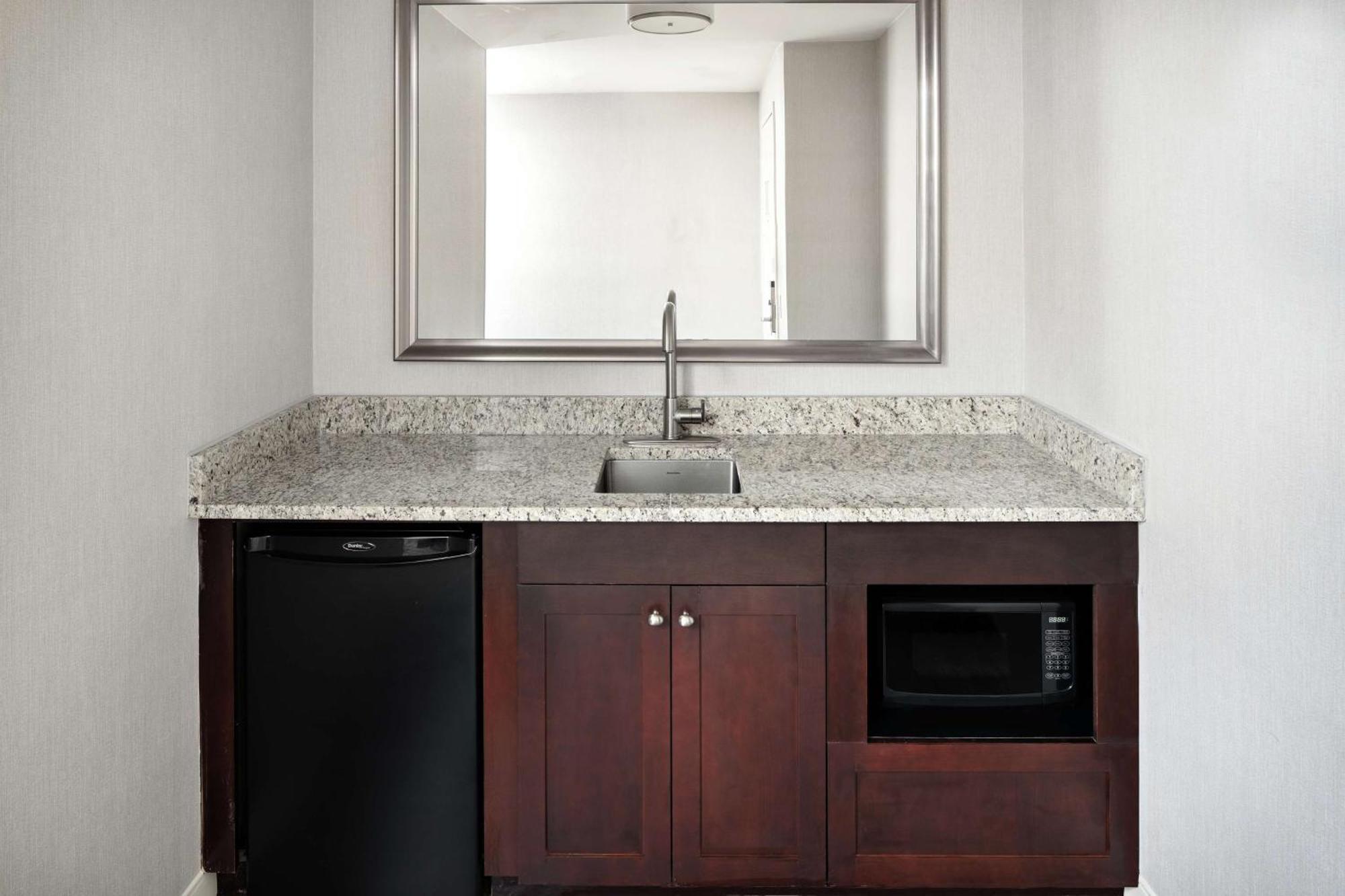 Doubletree Suites By Hilton Charlotte/Southpark Esterno foto